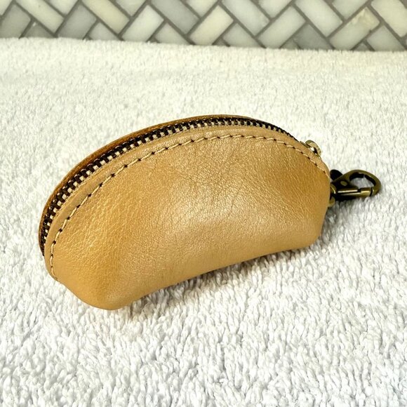 Portland Leather Champagne Taco Keychain Pouch - Brand New - Picture 3 of 6